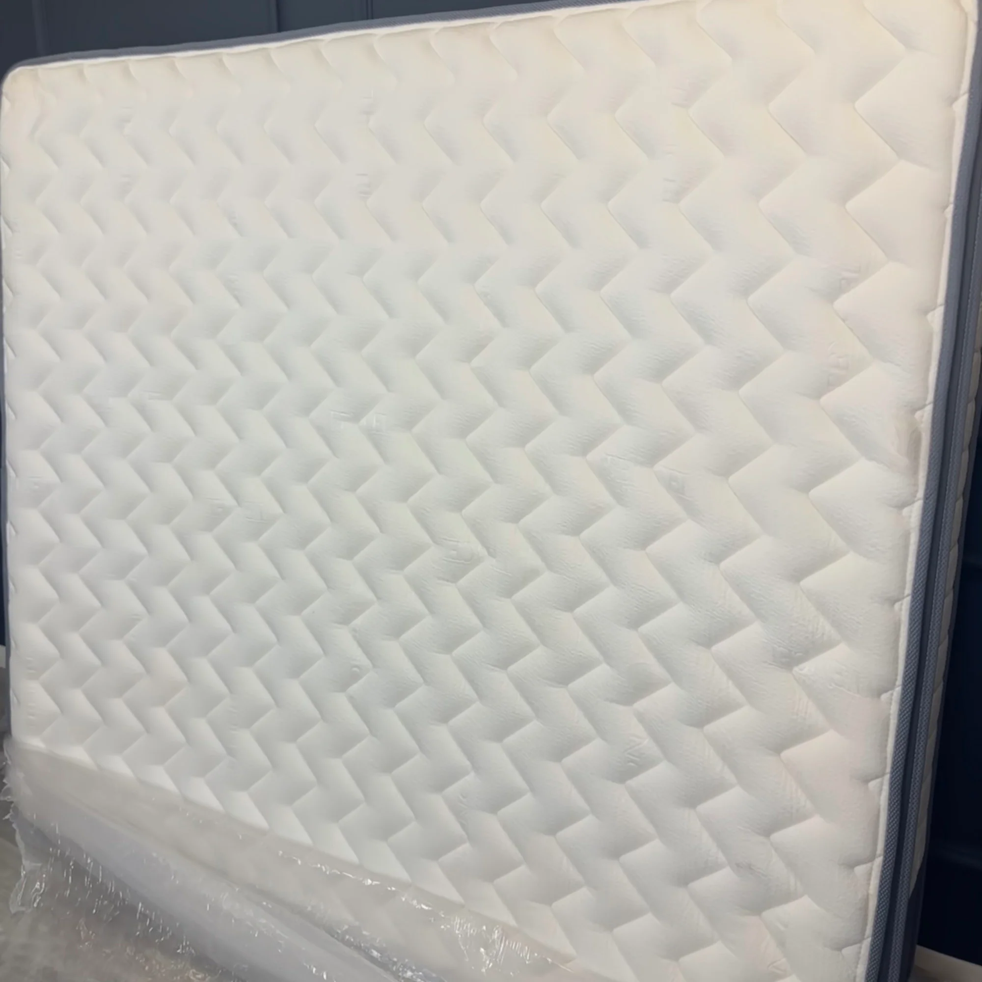 Comfy 2000 Pocket Memory Pillow Top Mattress in a box