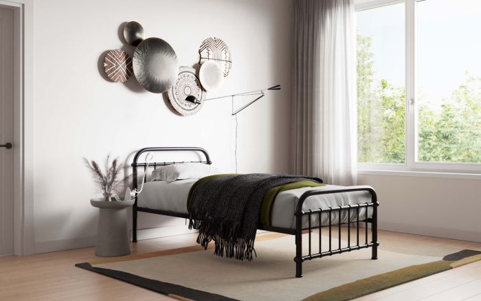 Darwen Compton Black Metal Bed